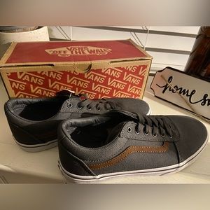 Vans youth size 5